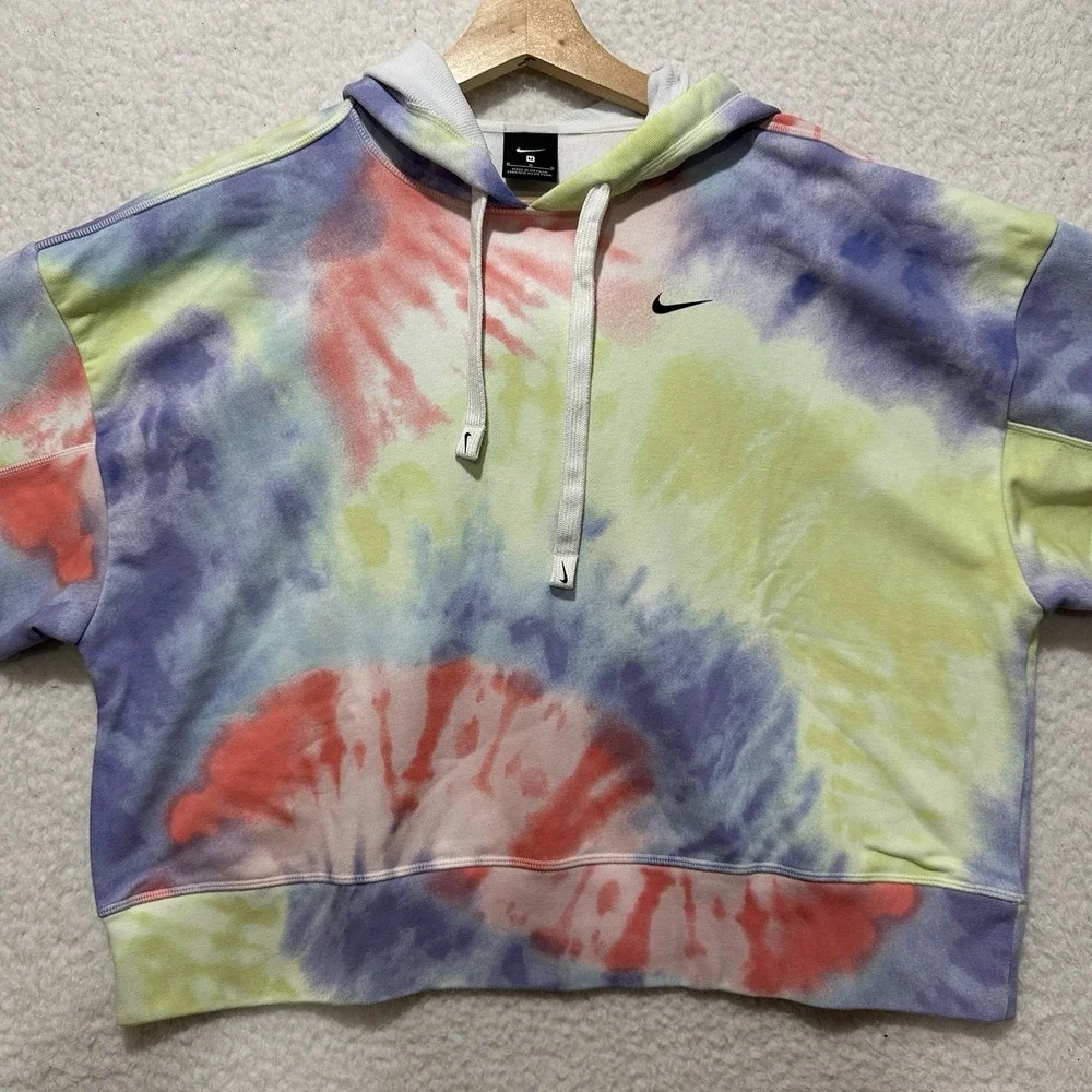 Nike Dri-FIT Get Fit Hoodie Womens Multicolor Pulse Tie-Dye  Cropped Size‎ M